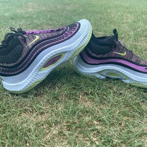 Used only worn a couple of times NIKE UNITY COSMIC 3